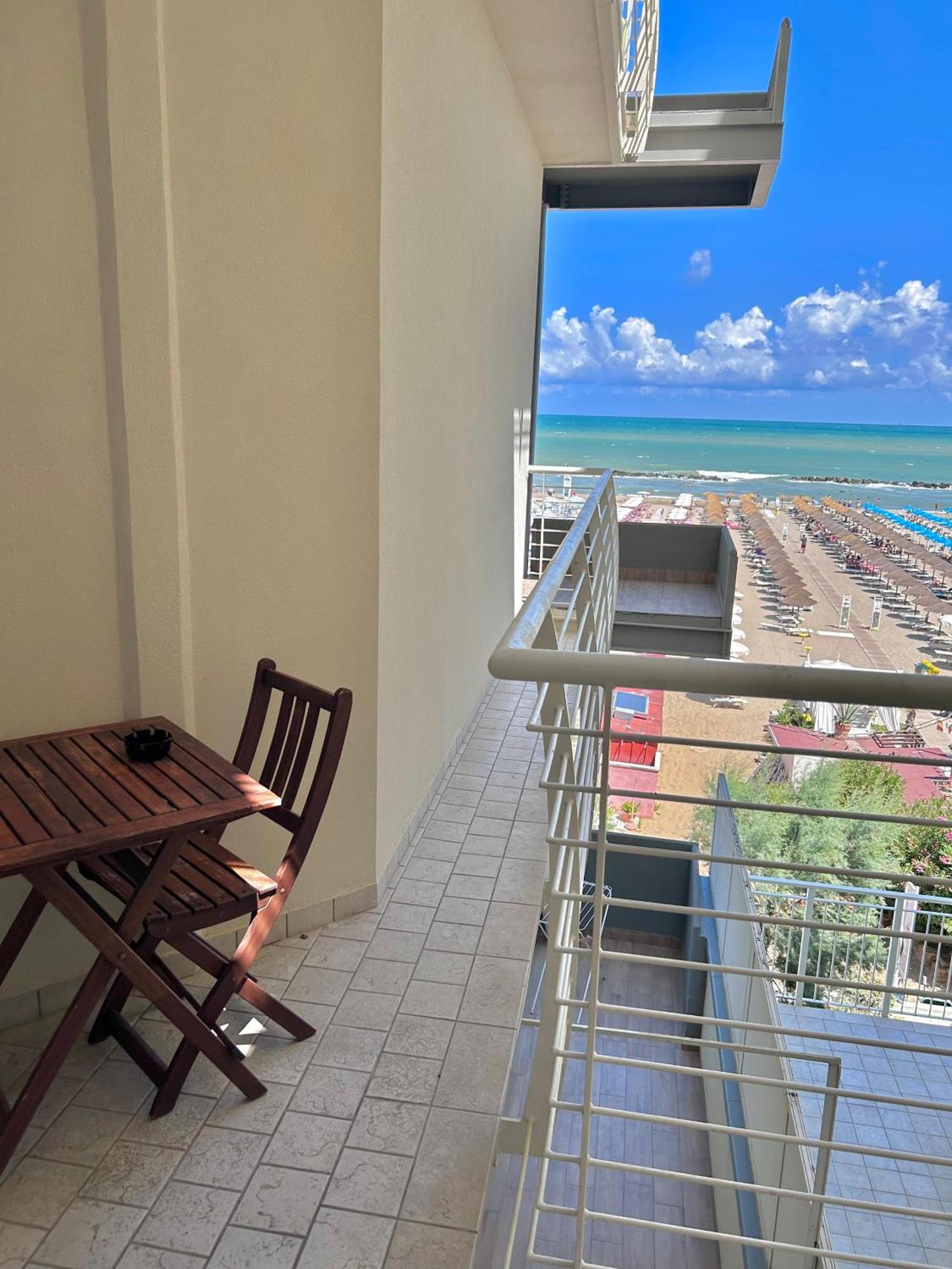 Hotel Thea Gabicce Mare Esterno foto